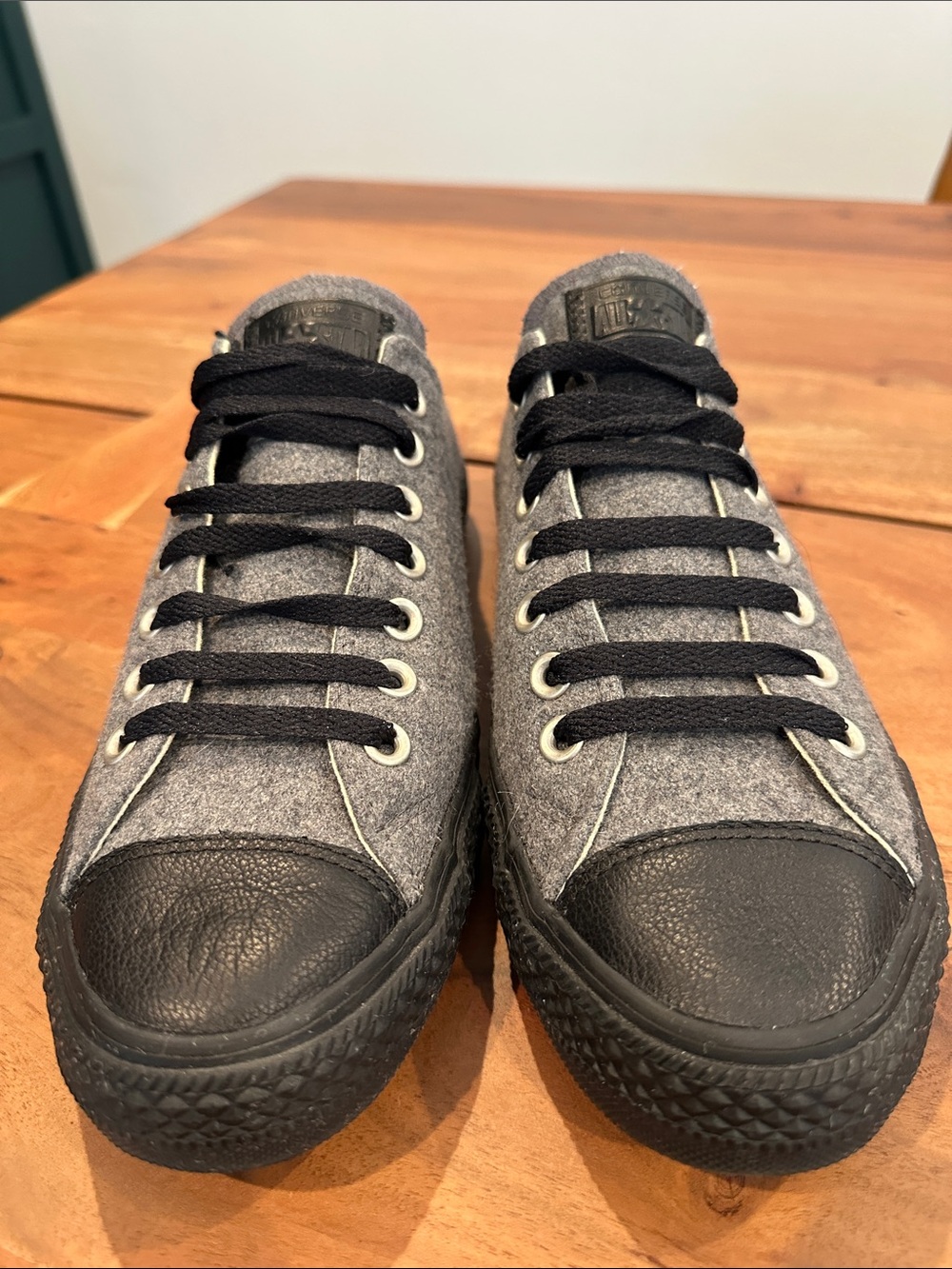 Low-Top Converse Men’s Gray Wool Sneakers with Black Trim